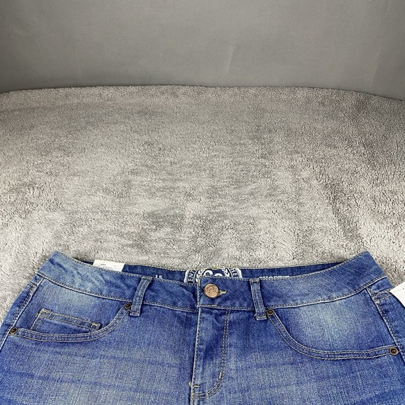 SO Stretch Shorts Womens 15 Blue Low Rise Shortie 2.5 Inch NWT - Picture 2 of 14